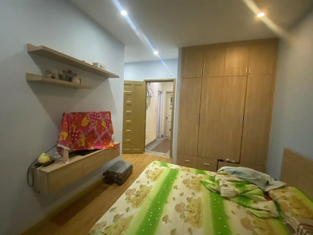 Nhà ngay cạnh SVĐ Manchester Hiệp Bình Phước. Khu vực xung quanh nhà toàn Biệt Thự.